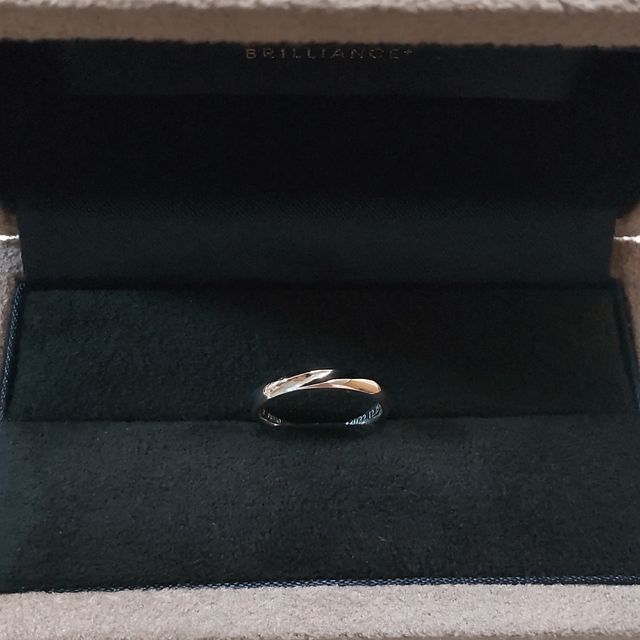 【BRILLIANCE+(ブリリアンスプラス)の口コミ】 他の店舗も見に行きましたが、イニシャルの間に石は入れれないということ…