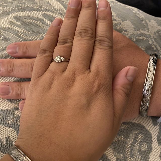 【Hamri(ハムリ)の口コミ】 結婚の話が出た時に彼と指輪のデザインについて話しインターネットで調べ…