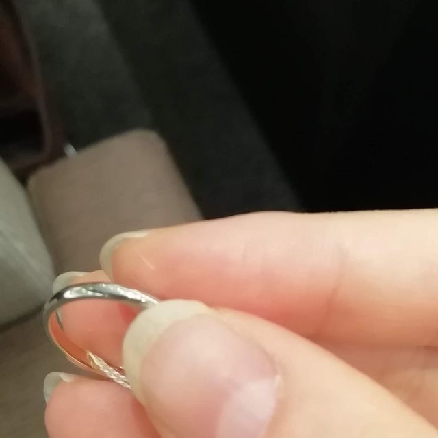 【アイプリモ(I-PRIMO)の口コミ】 さりげなくウエーブがかかっていて指が細く見えて、飽きがこないデザイン…