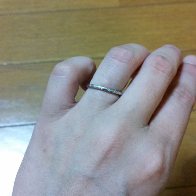 【4℃ BRIDAL(ヨンドシーブライダル)の口コミ】 サプライズでもらったので決めてはわかりません。
ただキラキラなものがい…