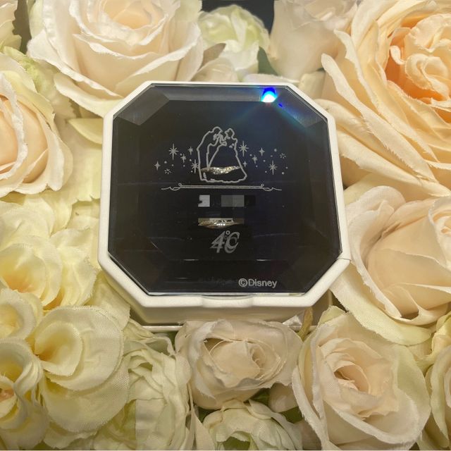 【4℃ BRIDAL(ヨンドシーブライダル)の口コミ】 もともとシンデレラが好きなので何かモチーフになっている物を買えたらい…