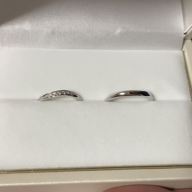 【宝寿堂(ほうじゅどう)の口コミ】 ずーっと憧れていた、婚約&結婚指輪。

最初はストレートでシンプルな…