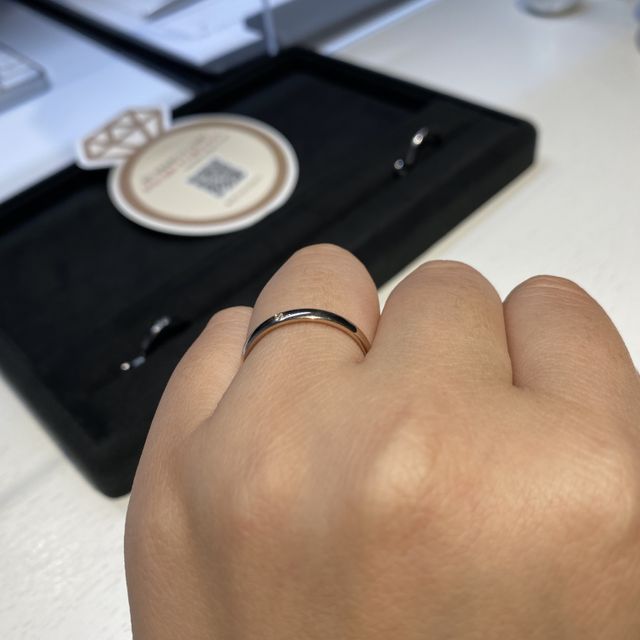 【BRILLIANCE+(ブリリアンスプラス)の口コミ】 オーバルのミラー加工が一番オーソドックスではあるものの、肌馴染みもよ…