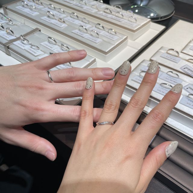 【アイプリモ(I-PRIMO)の口コミ】 ウェーブの指輪が気に入ったので、その中でシンプルかつ長い間つけられそ…