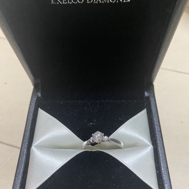 【エクセルコダイヤモンド(EXELCO DIAMOND)の口コミ】 担当者様と話しながら結婚指輪と重ね付けしてもかわいい婚約指輪を選びま…