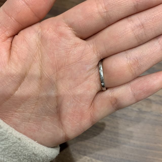 【カルティエ(Cartier)の口コミ】 少しウェーブした形がとても可愛く気に入りました。ダイアが3つ付いており…