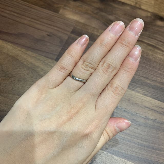 【カルティエ(Cartier)の口コミ】 少しウェーブした形がとても可愛く気に入りました。ダイアが3つ付いており…