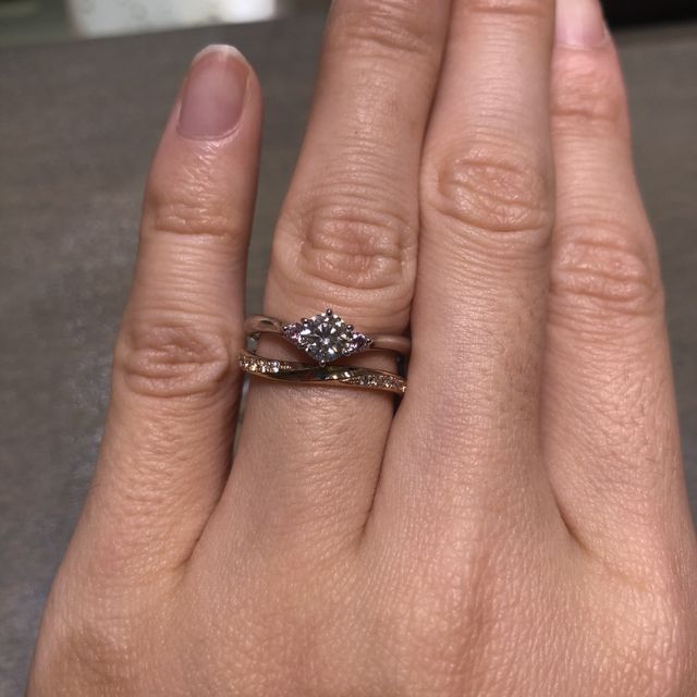 【アイプリモ(I-PRIMO)の口コミ】 結婚指輪はピンクゴールドと決めていたので、ピンクゴールドの指輪を中心…