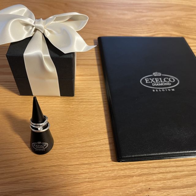 【エクセルコダイヤモンド(EXELCO DIAMOND)の口コミ】 シンプルなデザインで、ダイヤの輝きが決め手でした。他の店も見ましたが…
