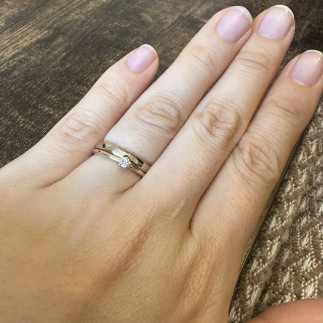 【uchimari(ウチマリ)の口コミ】 手作りということ、刻印も自分たちで考えられるところ、リングピローが木…