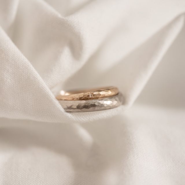 【Cayof(カヨフ)の口コミ】 表面がボコボコとしたデザインが良いと思っていたので、
自分で選んで決め…