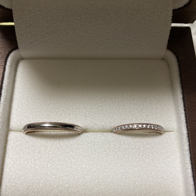 【Ponte Vecchio(ポンテヴェキオ)の口コミ】 ダイヤモンドが多く付いており、かつミル打ちのデザインに惹かれて購入し…