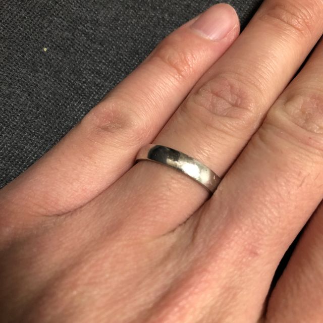 【エルメス(HERMES)の口コミ】 エルメスのシンプルなシルバーリングです。できるだけシンプルなもので、…