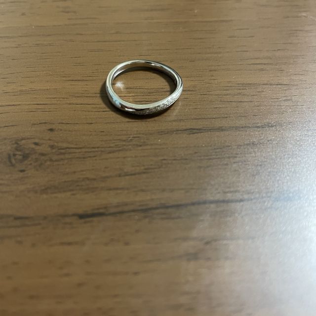 【4℃ BRIDAL(ヨンドシーブライダル)の口コミ】 パッと見た印象と付けた時に手に馴染むデザイン・形かどうか、そしてペア…