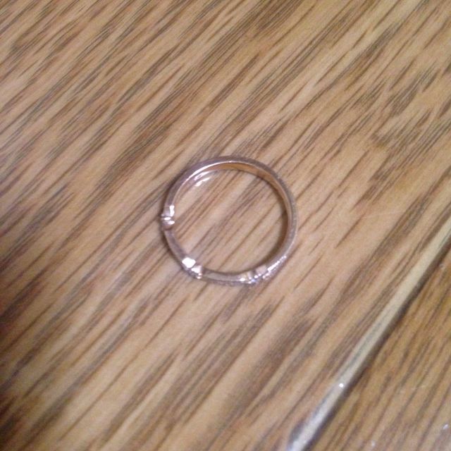 【LUCIE(ルシエ)の口コミ】 肌が色黒なので、ゴールド系かピンクゴールド系にしようと思っていました…