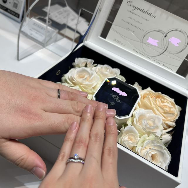 【4℃ BRIDAL(ヨンドシーブライダル)の口コミ】 婚約指輪と結婚指輪を重ね付けでき、シンプルで使いやすいなデザインを探…