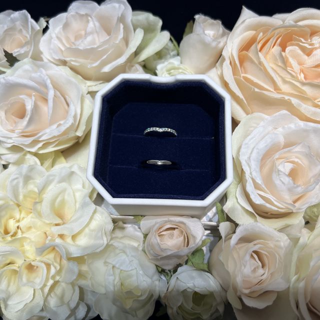 【4℃ BRIDAL(ヨンドシーブライダル)の口コミ】 婚約指輪と結婚指輪を重ね付けでき、シンプルで使いやすいなデザインを探…