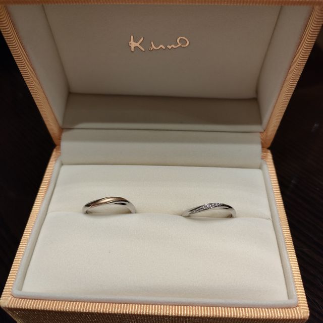 【ケイウノ ブライダル(K.UNO BRIDAL)の口コミ】 デザイナーさんが、ペットの写真を元にデザインを作ってくださいました。
…