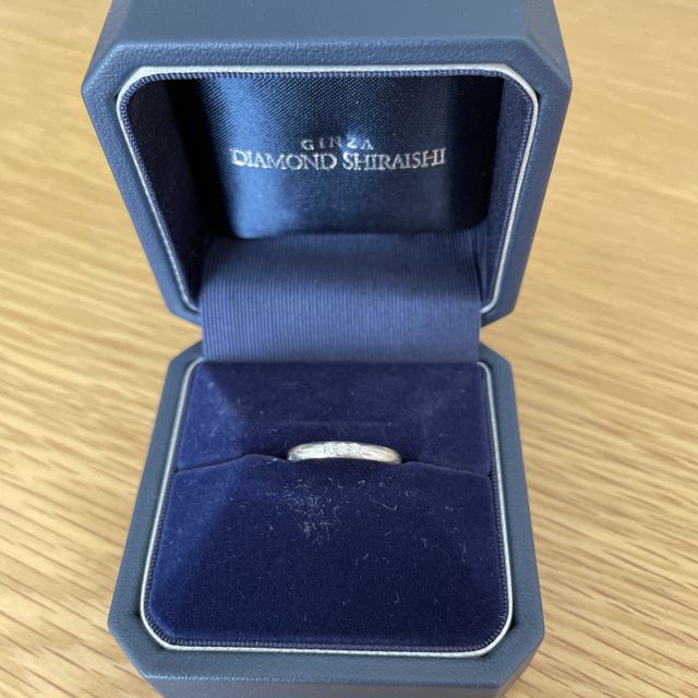 【銀座ダイヤモンドシライシの口コミ】 たくさん試着して、自分の指にはストレートタイプが似合うと思ってそこか…