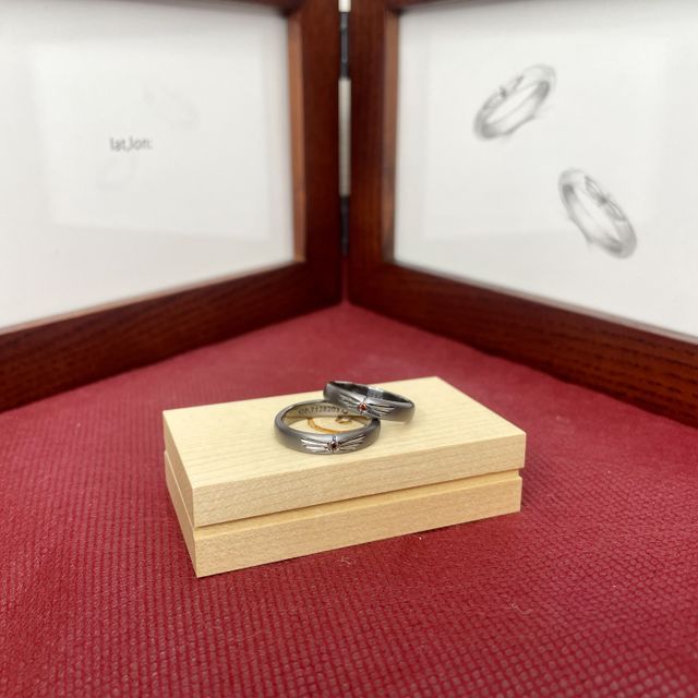 【SORA(ソラ)の口コミ】 決め手は、担当してくださったお姉さん…？

結婚指輪ってどれも｢女…