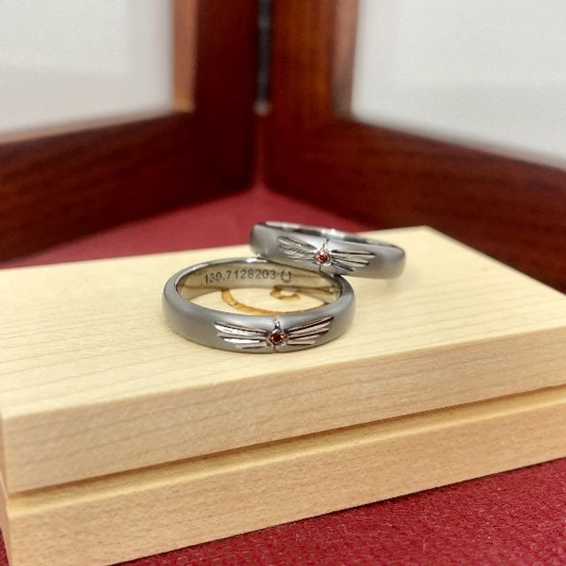 【SORA(ソラ)の口コミ】 決め手は、担当してくださったお姉さん…？

結婚指輪ってどれも｢女…