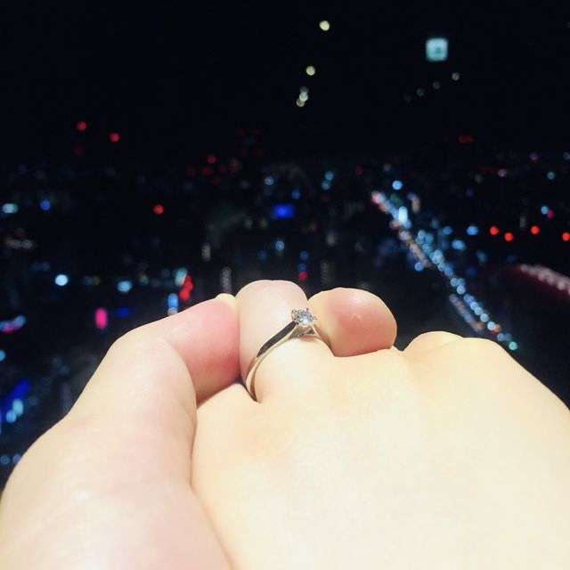 【カルティエ(Cartier)の口コミ】 最終的には自分の予算との兼ね合いで決めましたが、婚約指輪はカルティエ…