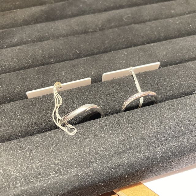 【TRECENTI(トレセンテ)の口コミ】 夫の手はウェーブの形が似合いますが、私の指の付け根は高低差が少なく、…