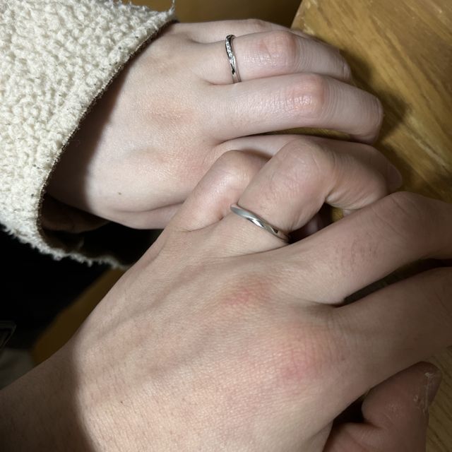 【銀座ダイヤモンドシライシの口コミ】 初めての経験ということもあり、緊張と不安の中指輪を選んでいる私たちに…