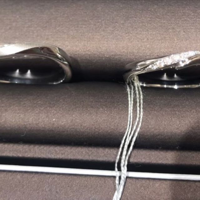 【アイプリモ(I-PRIMO)の口コミ】 ウェーブタイプの指輪で指がスッキリ見え、曲線が手に馴染むので候補にな…