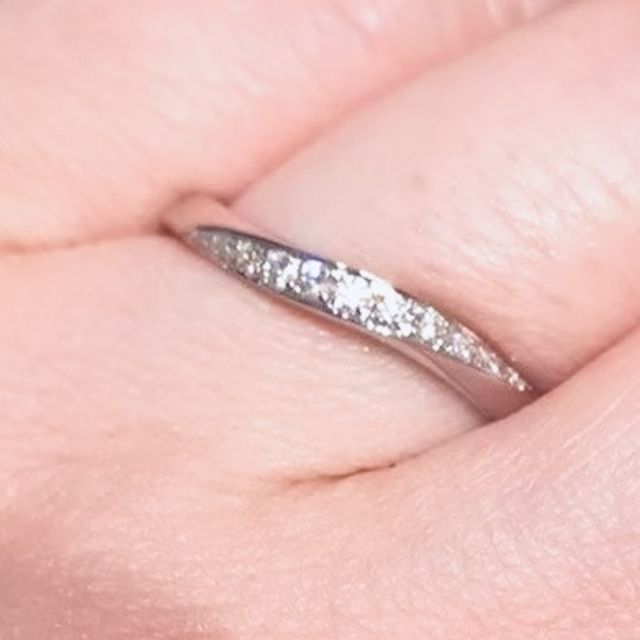【アイプリモ(I-PRIMO)の口コミ】 ウェーブタイプのリングで指がスッキリ見える効果があると聞いて気に入り…