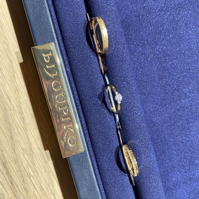 【ORECCHIO(オレッキオ)の口コミ】 デザインが他に無いデザインでとても気に入りました！
素材も好きな素材を…