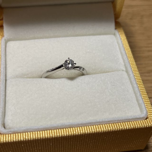 【ケイウノ ブライダル(K.UNO BRIDAL)の口コミ】 デザインがかなり柔軟に決められて、名前やダイヤの受けにイニシャルや名…