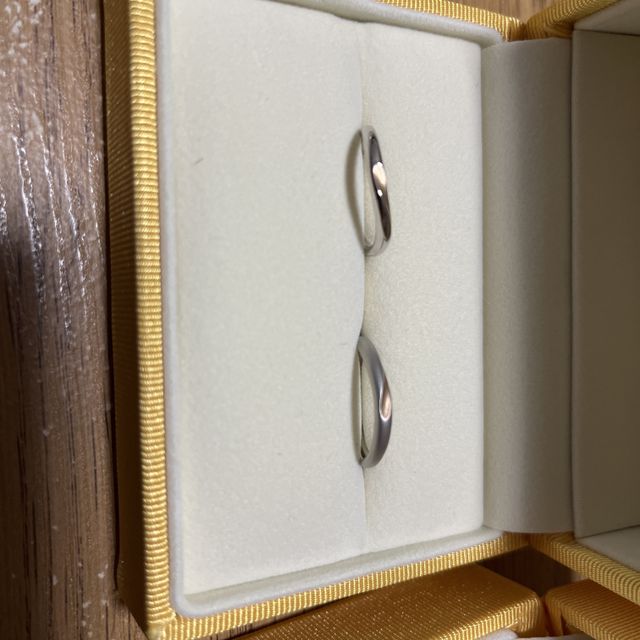 【ケイウノ ブライダル(K.UNO BRIDAL)の口コミ】 デザインがかなり柔軟に決められて、名前やダイヤの受けにイニシャルや名…