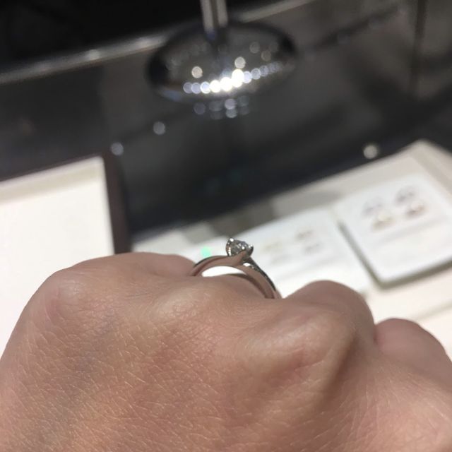 【俄(にわか)の口コミ】 ネットで見ていて指輪のネーミングがお洒落だと最初思いました。
今の旦那…