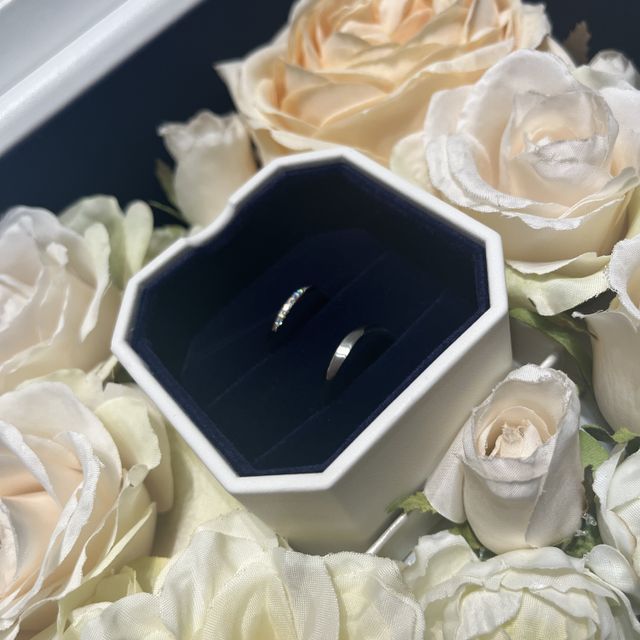 【4℃ BRIDAL(ヨンドシーブライダル)の口コミ】 指輪のデザインが気に入ったのはもちろんですが、ピンクダイヤモンドにと…