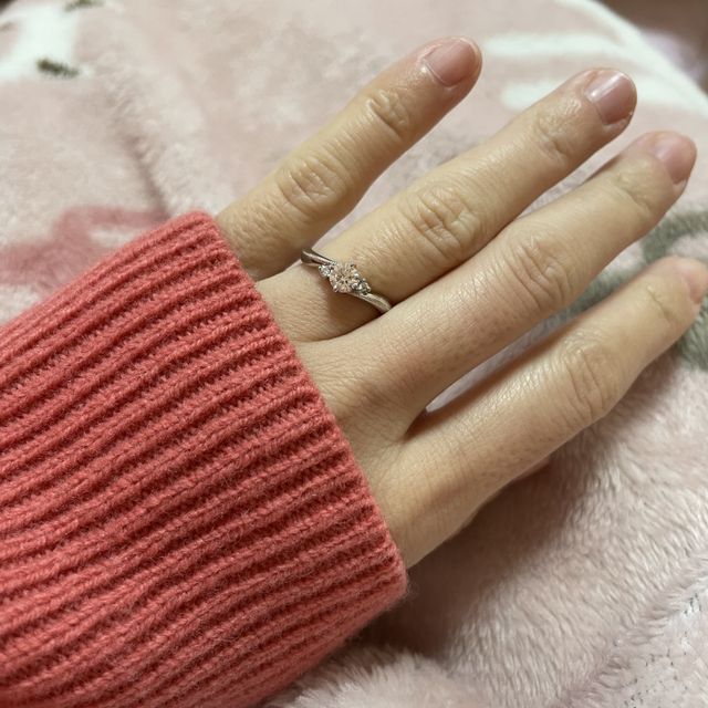 【アイプリモ(I-PRIMO)の口コミ】 ミル打ちされているところがオシャレだな、と思いました。サイドメレのデ…