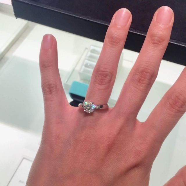 【ティファニー(Tiffany & Co.)の口コミ】 ダイヤが大きくてとにかく豪華！ゴージャスです！
キラキラで綺麗でこんな…