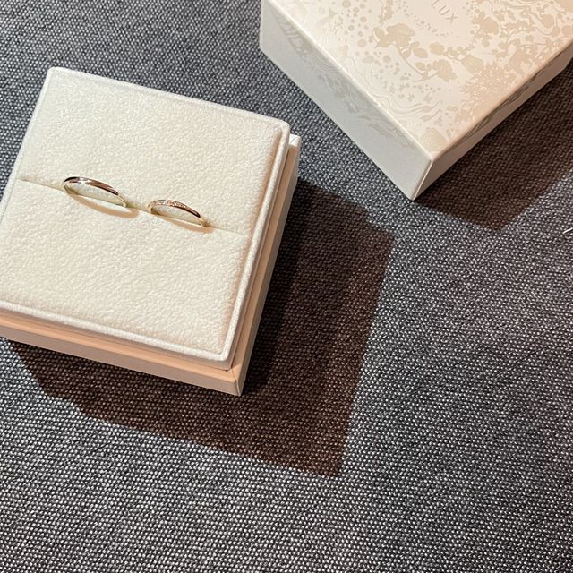 【AFFLUX(アフラックス)の口コミ】 決めては、夫と私で肌の色味が全く異なるため、二人でそれぞれリングの色…