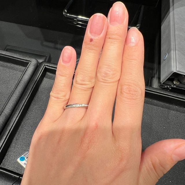 【エクセルコダイヤモンド(EXELCO DIAMOND)の口コミ】 デザインの種類が豊富で、どの指輪も見ていて全く飽きませんでした。男性…