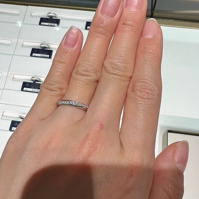 【カルティエ(Cartier)の口コミ】 デザインの種類はそこまで豊富ではないですが、一つ一つがしっかりと凝っ…