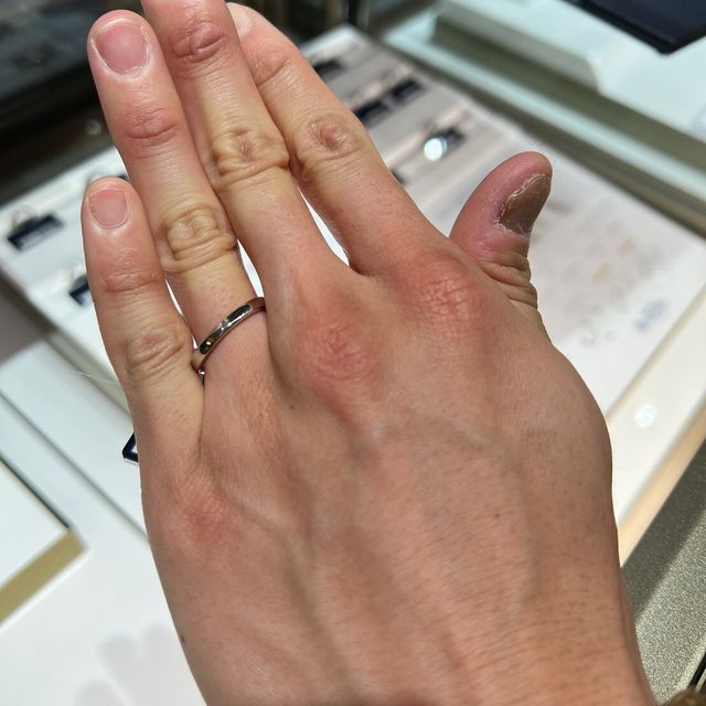 【カルティエ(Cartier)の口コミ】 デザインの種類はそこまで豊富ではないですが、一つ一つがしっかりと凝っ…