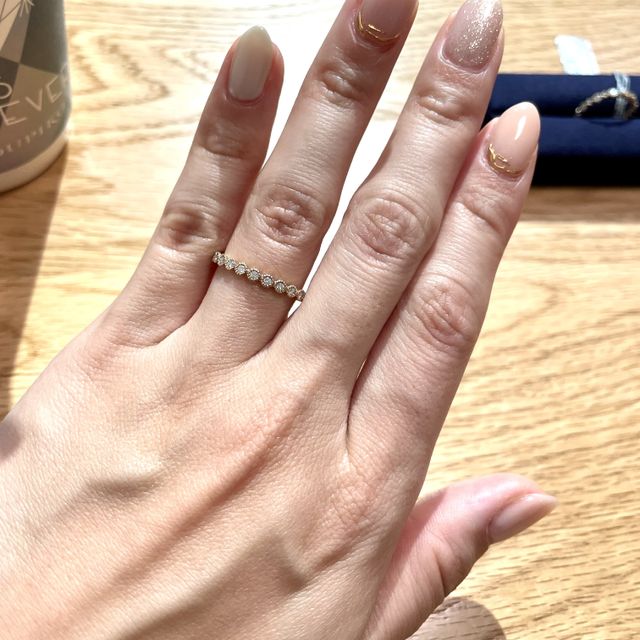 【BIJOUPIKO(ビジュピコ)の口コミ】 ハーフエタニティのリングで独特でダイヤを沢山あしらったデザインです。…