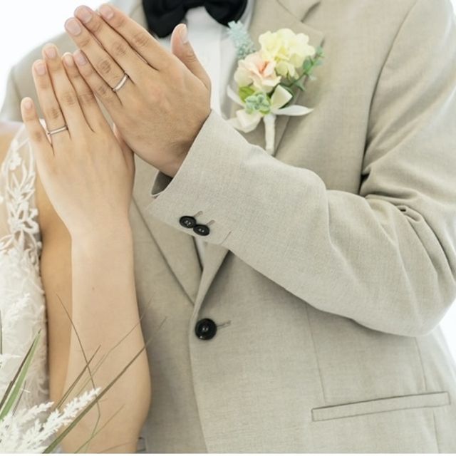 【ティファニー(Tiffany & Co.)の口コミ】 v字のシンプルなリングなどがいいな〜と思っていましたが
あまりにも旦那…