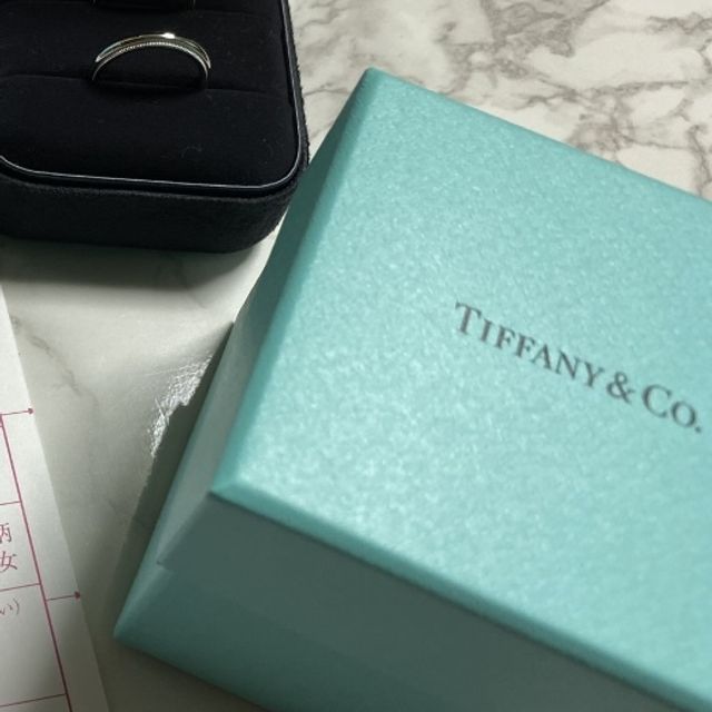 【ティファニー(Tiffany & Co.)の口コミ】 v字のシンプルなリングなどがいいな〜と思っていましたが
あまりにも旦那…