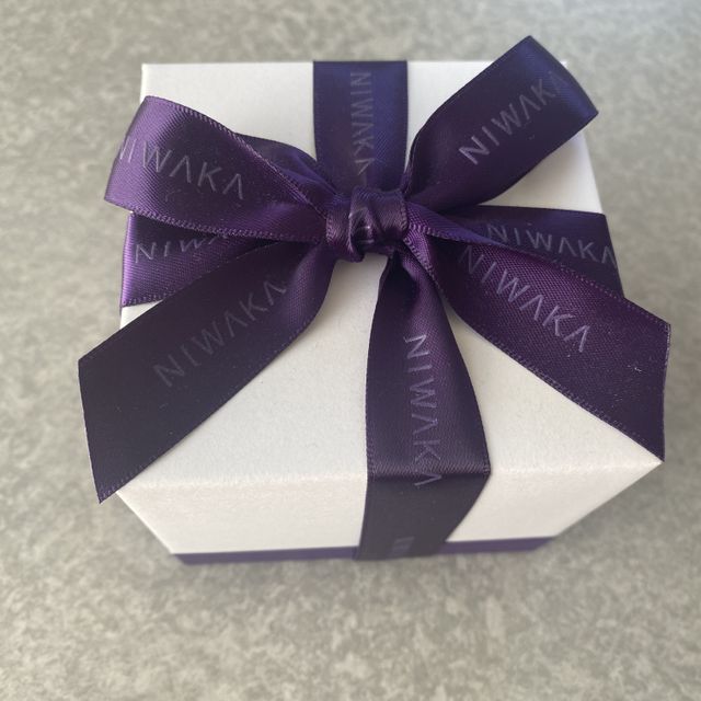 【俄(にわか)の口コミ】 「ゴールドに変更できるもの」ではなく、もともとがゴールドのものとして…