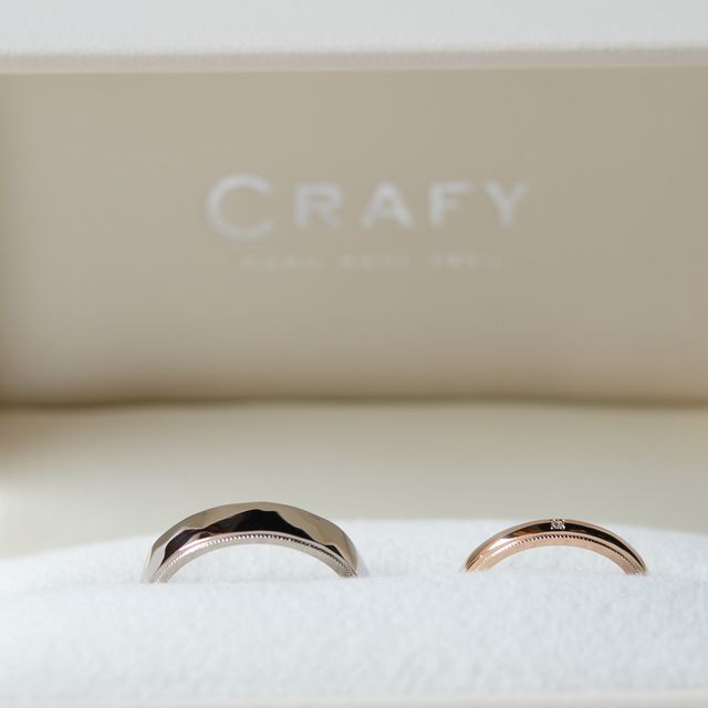 【CRAFY(クラフィ)の口コミ】 デザイン、コストも含めて、婚約指輪をこちらで作っていただいた為。
オー…