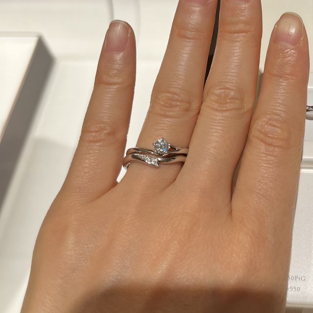 【俄(にわか)の口コミ】 初桜という指輪が気になりました。私達の初デートで、桜を見たので、自分…