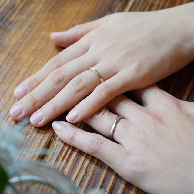 【THREE TREES(スリーツリーズ)の口コミ】 指輪のデザイン・質感や石のはめ込みは、自分たちで決めることができ、オ…