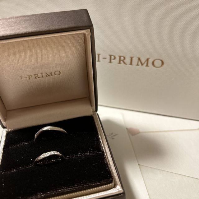 【アイプリモ(I-PRIMO)の口コミ】 デザインが可愛かった。ややカーブ気味で、女性用の方はかなり光り輝いて…