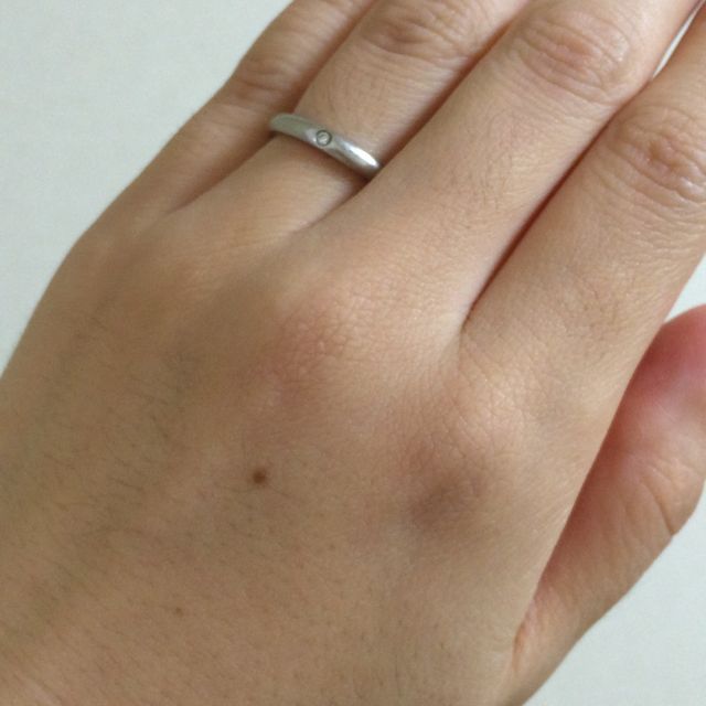 【ティファニー(Tiffany & Co.)の口コミ】 結婚指輪を買うならティファニーと学生のころから憧れていましたので、
ブ…